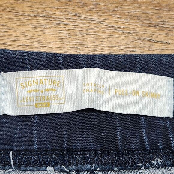 Signature Levi Strauss Gold Pull-On Skinny Jeans 8M W29 L30 - Picture 4 of 6